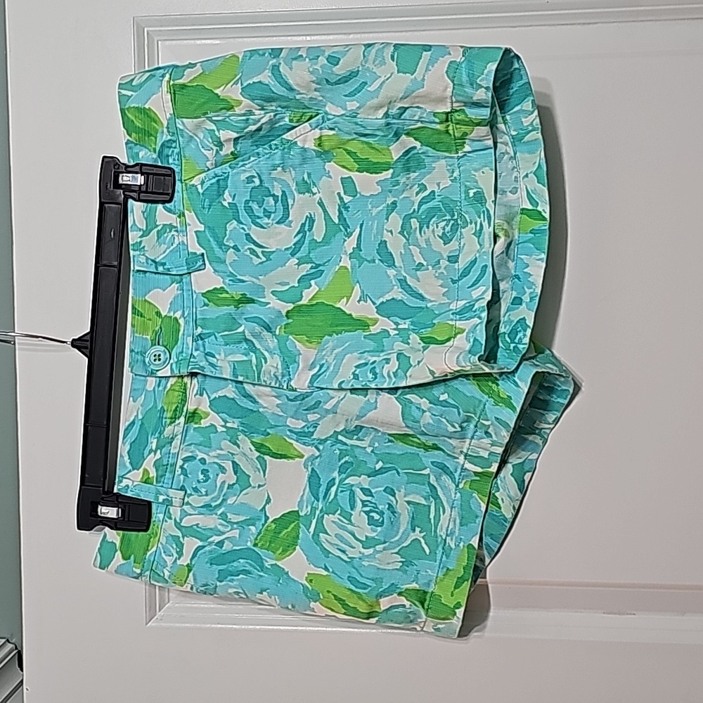 Lily Pulitzer Blue and Green Floral Callahan Shorts sz 4